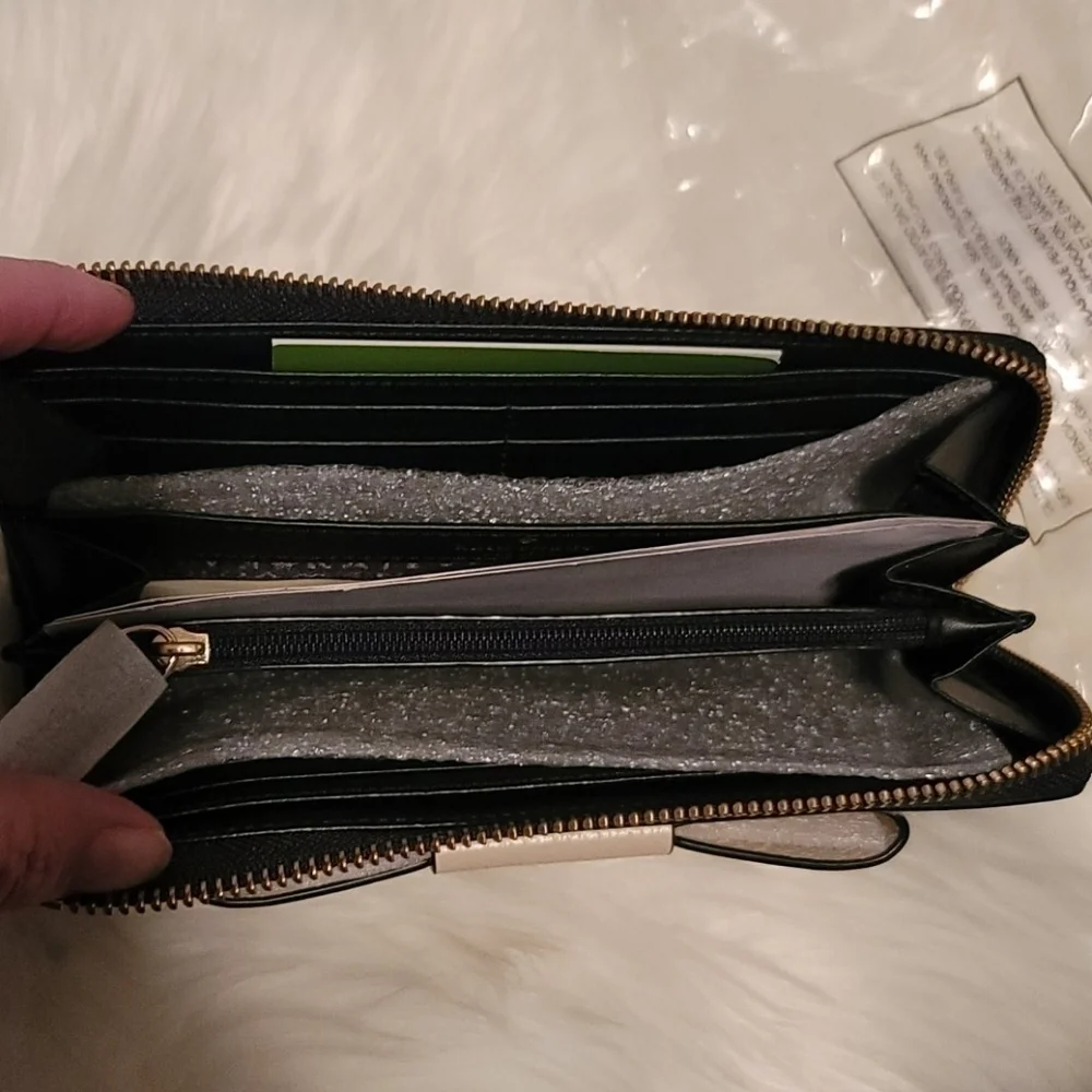 kate spade Matthews Street Nisha black wallet NWT